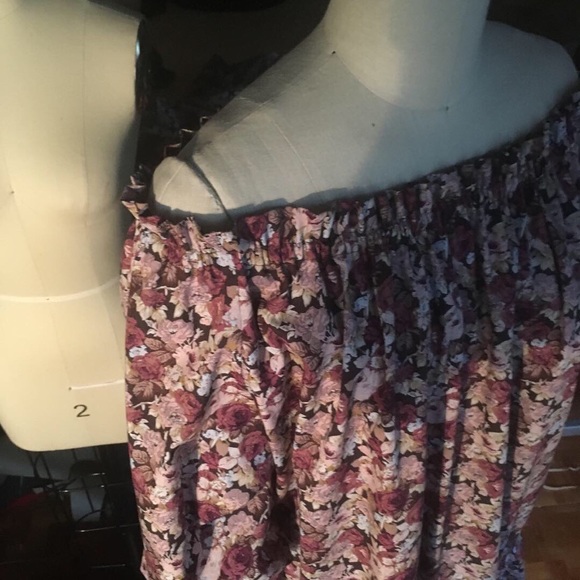 Beautiful Cotton Off The Shoulder Dress - Picture 5 of 7